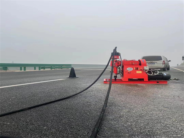 尚志马路路基路面开裂下沉注浆加固灌浆