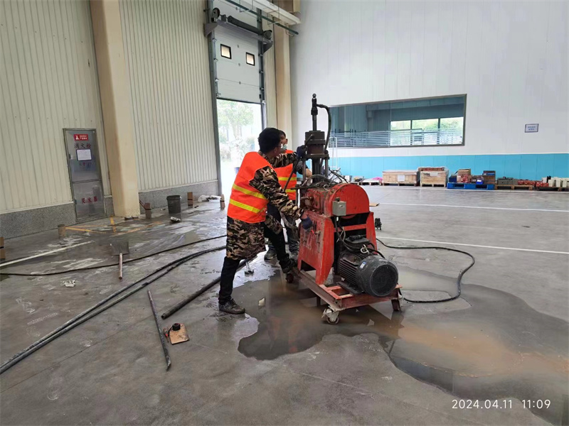 尚志厂房地面下沉塌陷注浆加固施工